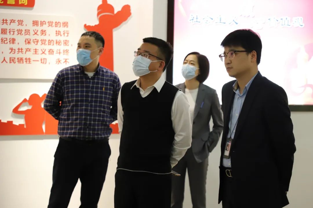 瑞安市人大常委会周晓华副主任一行莅临8868体育科技调研
