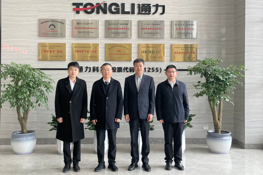 瑞安市委副书记、市长秦肖调研8868体育科技，助力企业“开门红、开门好”